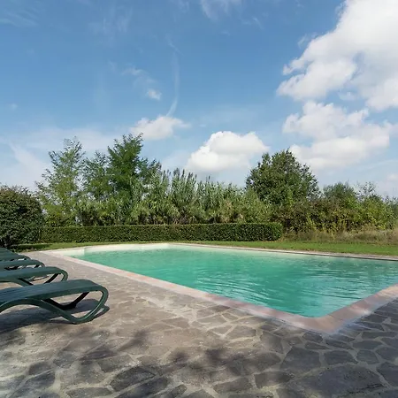 Spacious Farmhouse In Italy With Pool Vakantiehuis *