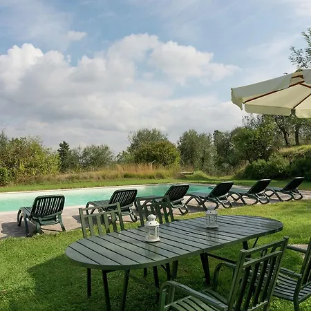 Spacious Farmhouse In Italy With Pool Vakantiehuis Ghizzano
