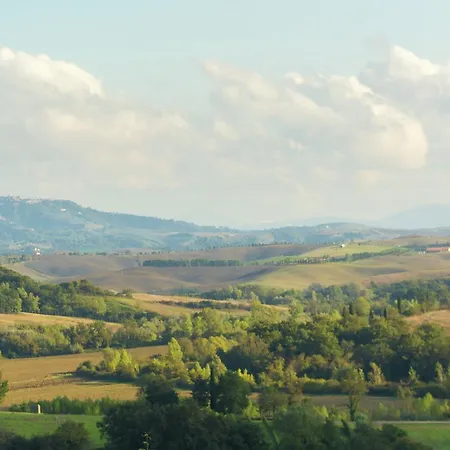 Spacious Farmhouse In Italy With Pool Vakantiehuis *