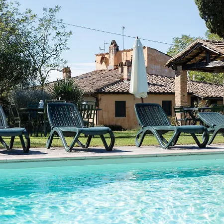 Spacious Farmhouse In Italy With Pool Vakantiehuis *