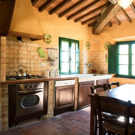Spacious Farmhouse In Italy With Pool Vakantiehuis Ghizzano