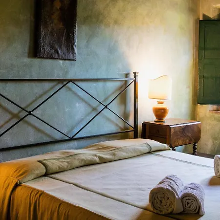 Spacious Farmhouse In Italy With Pool Vakantiehuis Ghizzano